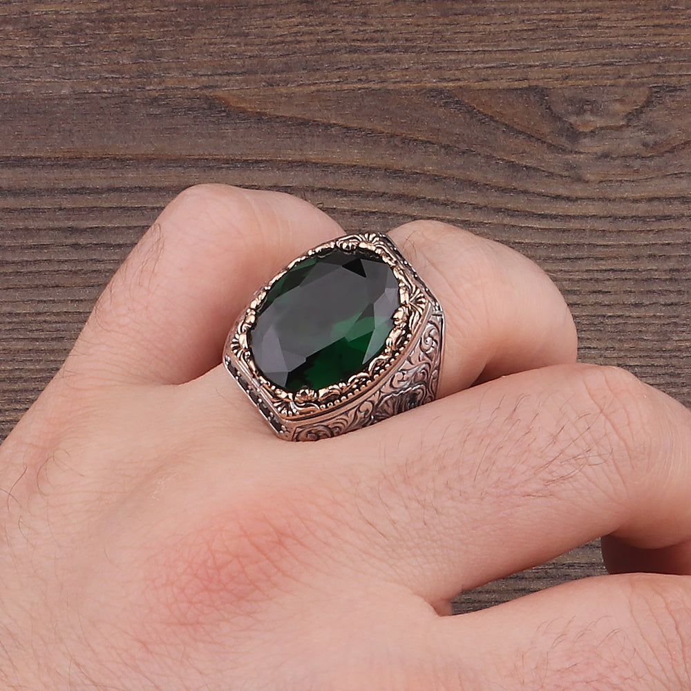 Fetih Serisi Kalem İşlemeli Yeşil Taşlı 925 Ayar Erkek Gümüş Yüzük