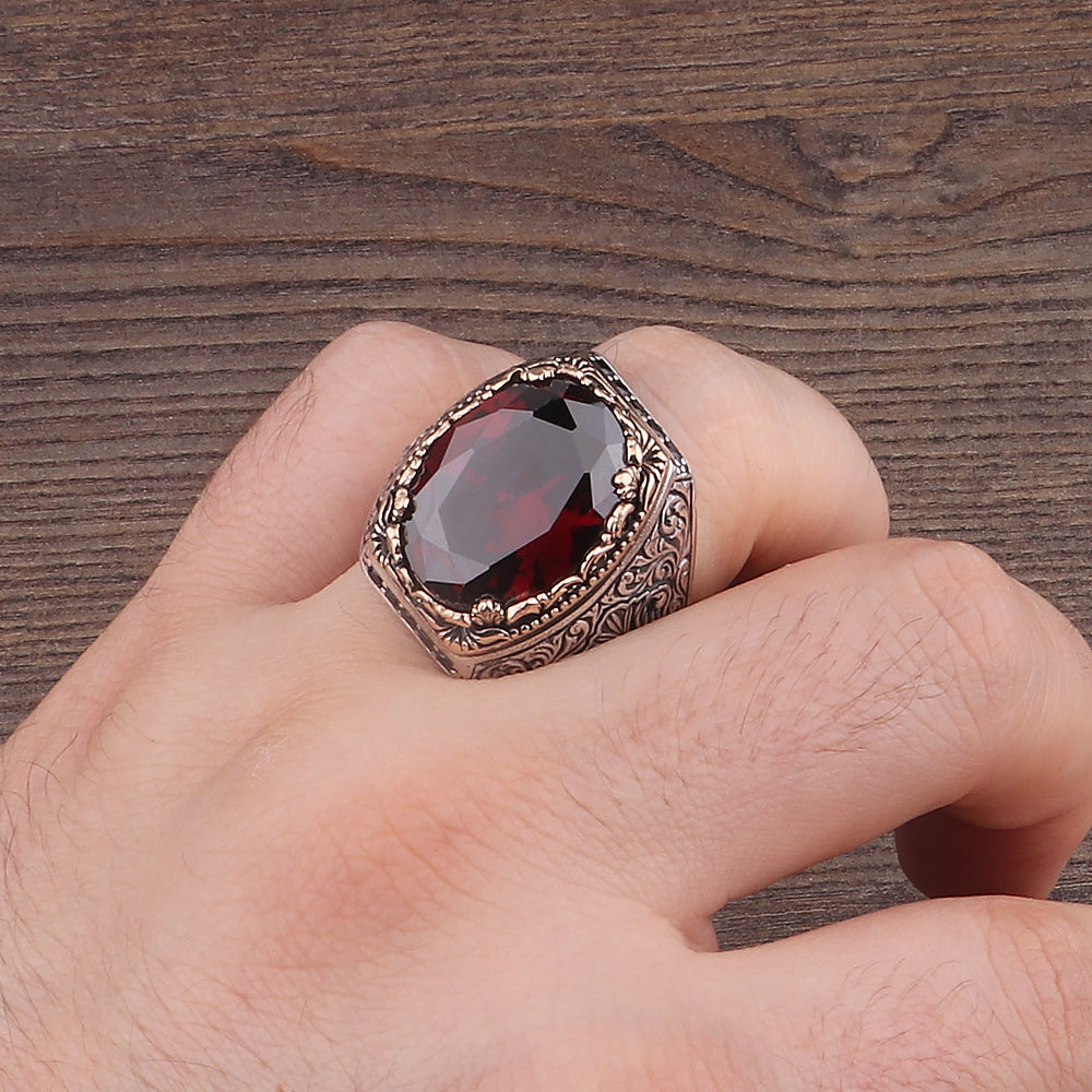 Fetih Serisi Kalem İşlemeli Kırmızı Zirkon Taşlı 925 Ayar Erkek Gümüş Yüzük